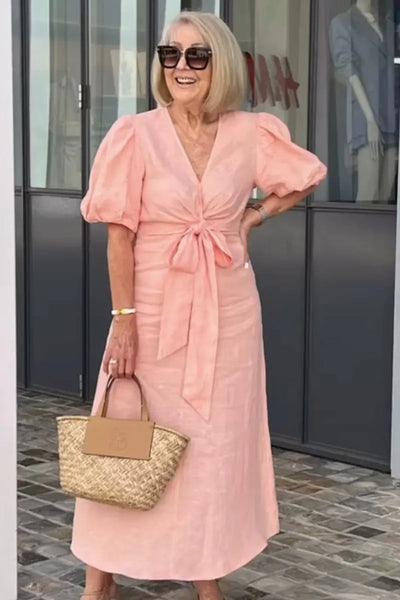 Kourtney - Elegant kjole med V-hals