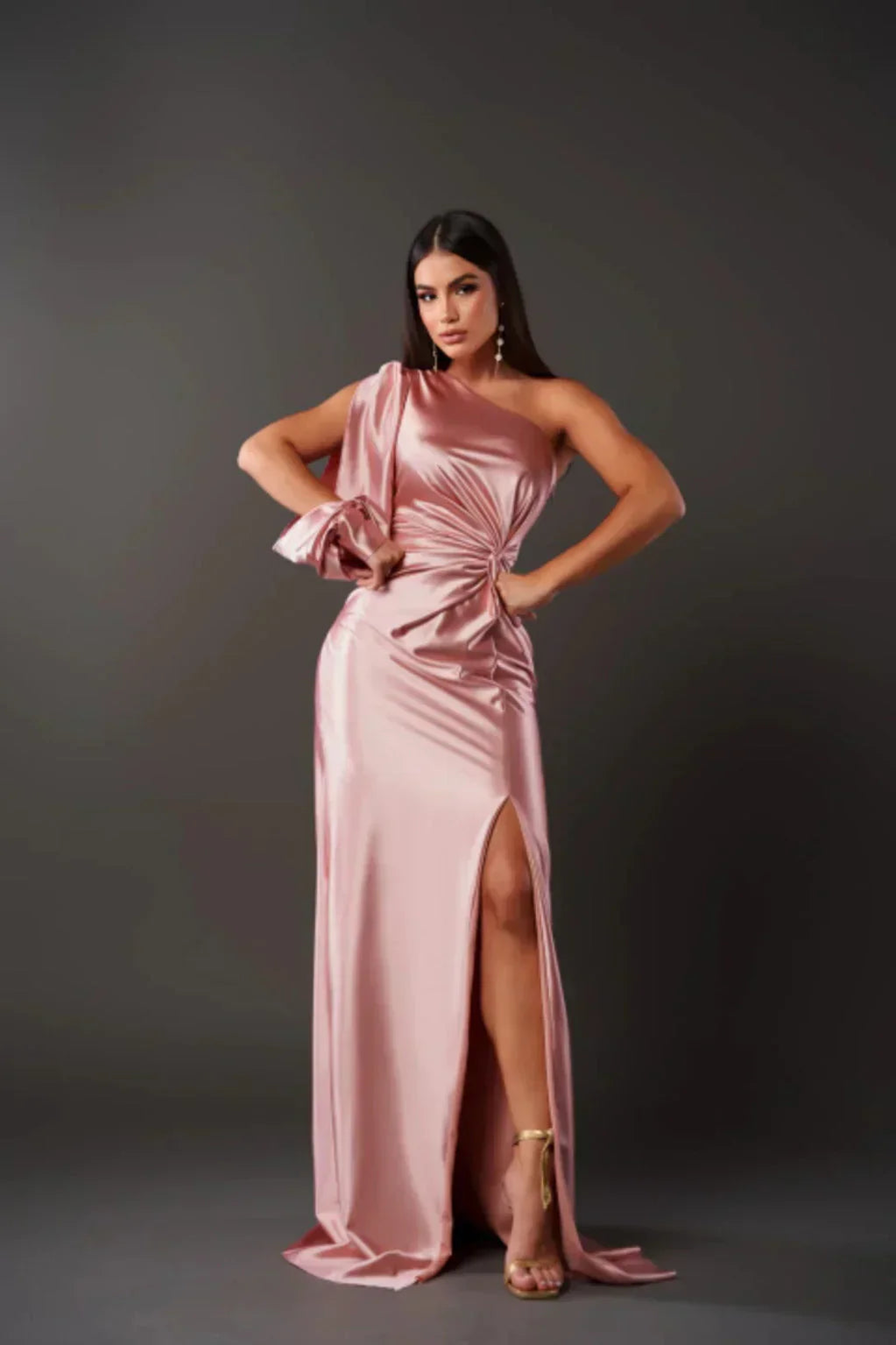 Alison - Elegant maxikjole med slids